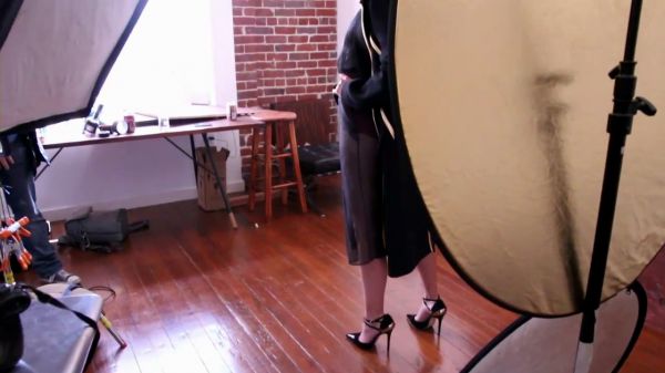 Schon21_presents___Behind_the_scenes_with_Troian_Bellisario_mp4__1_287529.jpg
