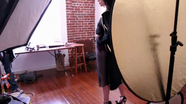 Schon21_presents___Behind_the_scenes_with_Troian_Bellisario_mp4__1_287729.jpg