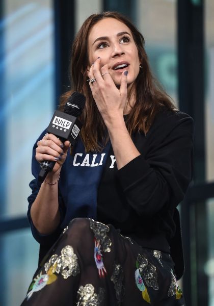 HQ
