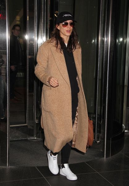HQ
