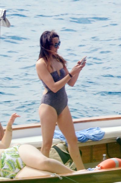 HQ
