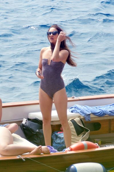 HQ
