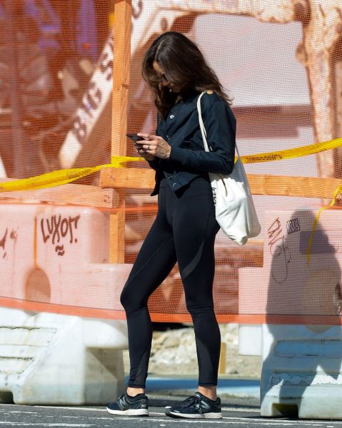 HQ
