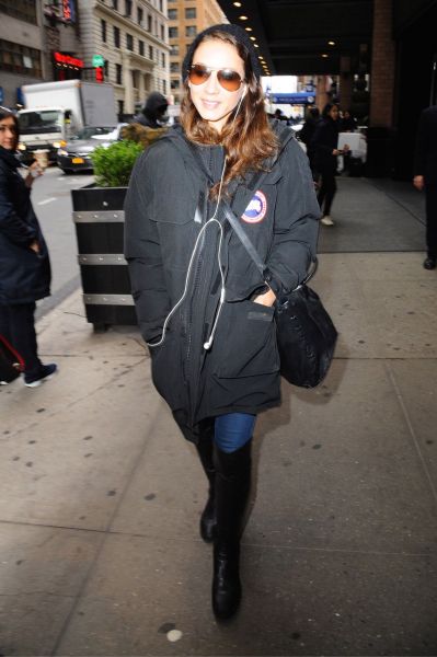 HQ
