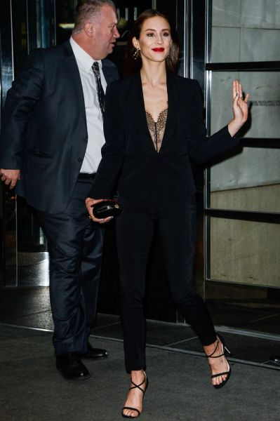 HQ
