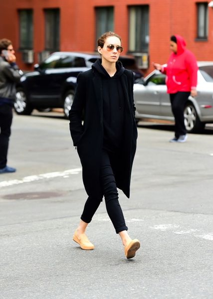 HQ

