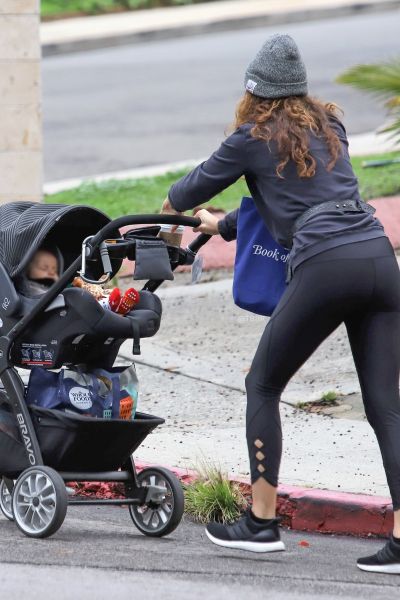 HQ
