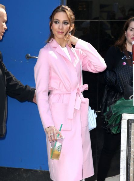 HQ
