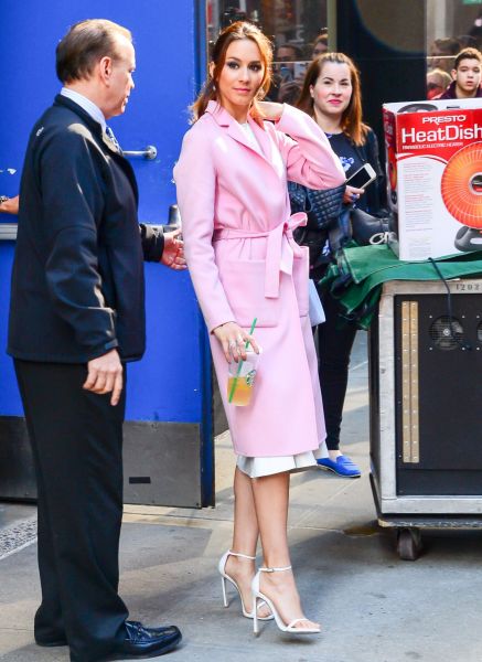HQ
