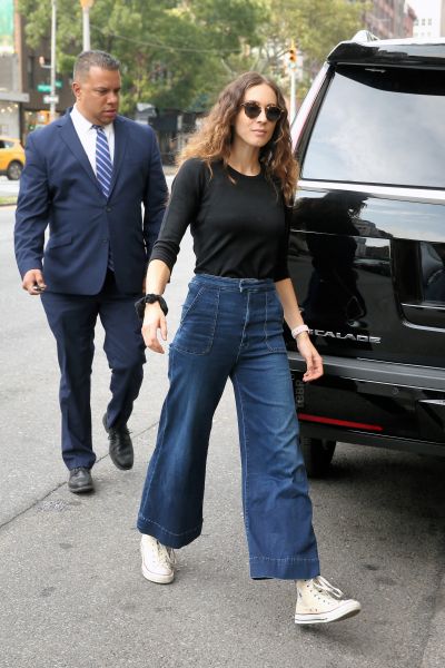 HQ
