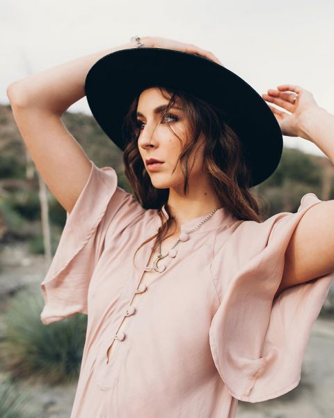 HQ
