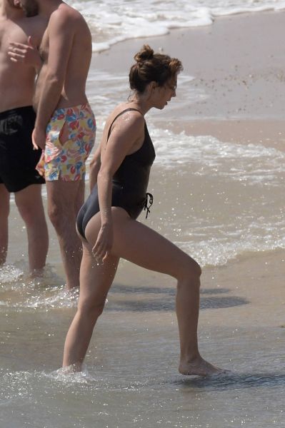 HQ
