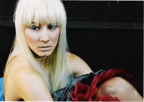 BlondePortrait-01.jpg