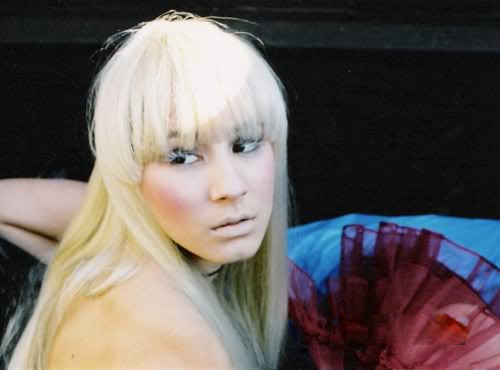 BlondePortrait-02.jpg