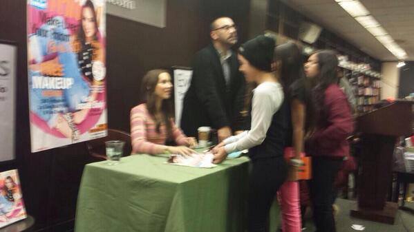 SigningSeventeen_32.jpg