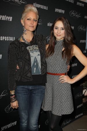aeropostale_80.jpg
