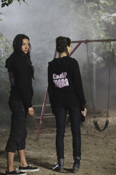 normal_1x10-FriendsClose12.jpg