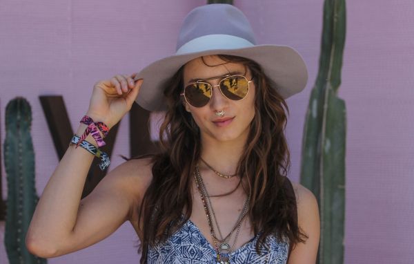 HQ

