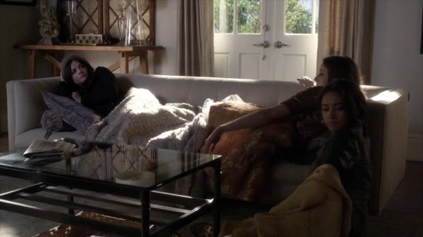 PLL_S04E01_720p_JACK_Up_DownloadSeriesHere_0267.jpg