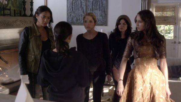 PLL_S04E01_720p_JACK_Up_DownloadSeriesHere_0299.jpg