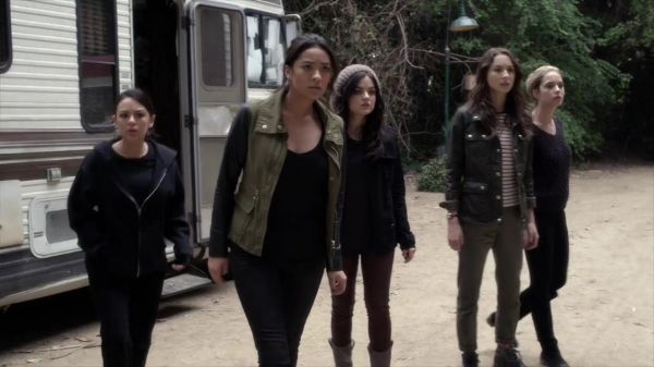 PLL_S04E01_720p_JACK_Up_DownloadSeriesHere_0601.jpg