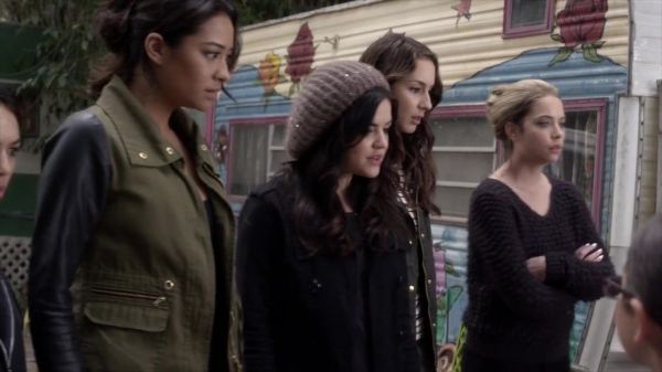 PLL_S04E01_720p_JACK_Up_DownloadSeriesHere_0627.jpg