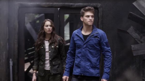 PLL_S04E01_720p_JACK_Up_DownloadSeriesHere_0897.jpg