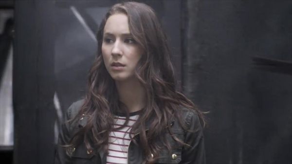 PLL_S04E01_720p_JACK_Up_DownloadSeriesHere_0906.jpg