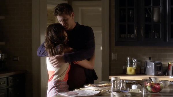 PLL_S04E01_720p_JACK_Up_DownloadSeriesHere_1283.jpg