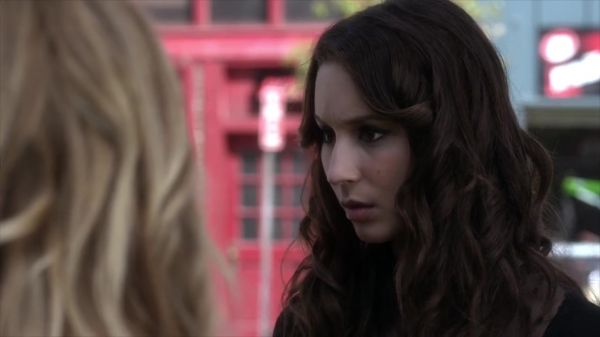 PLL_S04E01_720p_JACK_Up_DownloadSeriesHere_2070.jpg