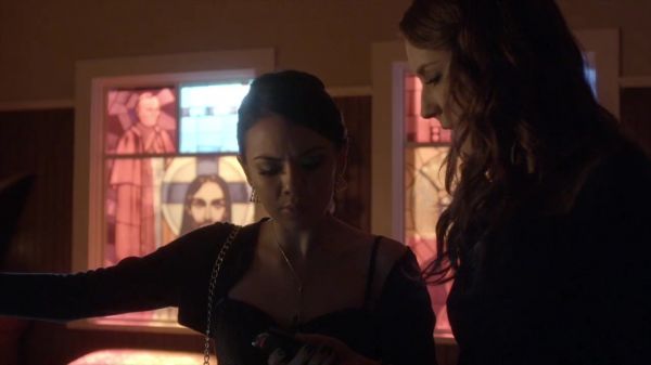 PLL_S04E01_720p_JACK_Up_DownloadSeriesHere_2200.jpg