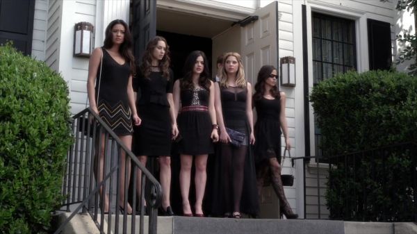 PLL_S04E01_720p_JACK_Up_DownloadSeriesHere_2462.jpg