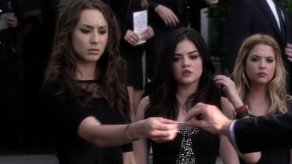 PLL_S04E01_720p_JACK_Up_DownloadSeriesHere_2470.jpg