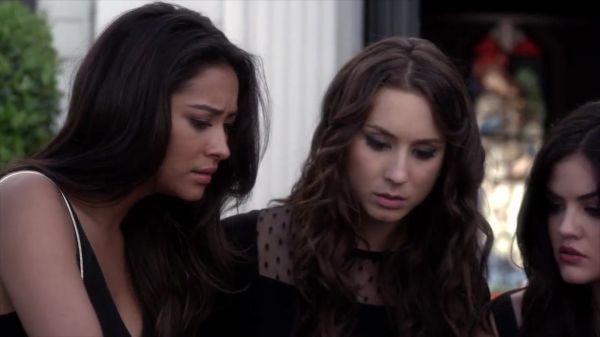 PLL_S04E01_720p_JACK_Up_DownloadSeriesHere_2534.jpg