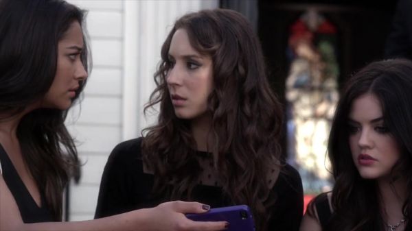 PLL_S04E01_720p_JACK_Up_DownloadSeriesHere_2547.jpg