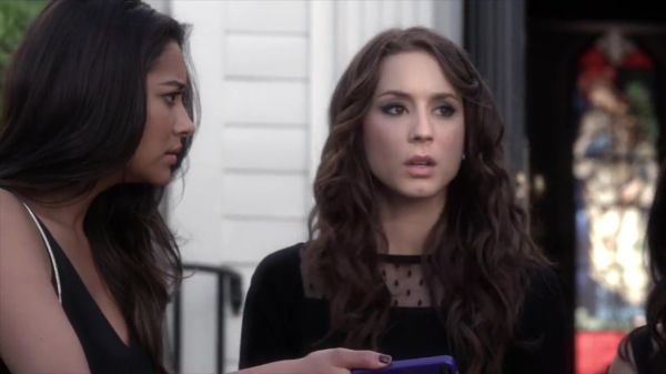 PLL_S04E01_720p_JACK_Up_DownloadSeriesHere_2548.jpg