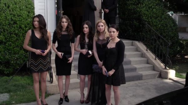PLL_S04E01_720p_JACK_Up_DownloadSeriesHere_2555.jpg