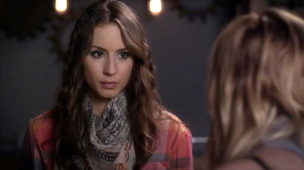 PLL_S04E02_720p_JACK_Up_DownloadSeriesHere_0127.jpg