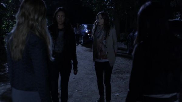 PLL_S04E02_720p_JACK_Up_DownloadSeriesHere_0186.jpg