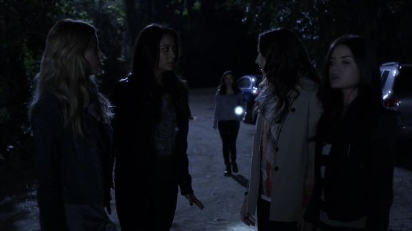 PLL_S04E02_720p_JACK_Up_DownloadSeriesHere_0194.jpg