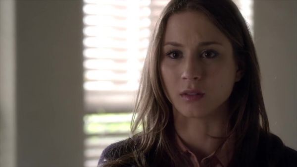 PLL_S04E02_720p_JACK_Up_DownloadSeriesHere_0782.jpg