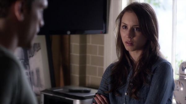 PLL_S04E02_720p_JACK_Up_DownloadSeriesHere_1704.jpg