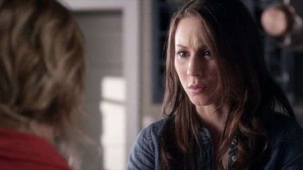 PLL_S04E02_720p_JACK_Up_DownloadSeriesHere_2182.jpg