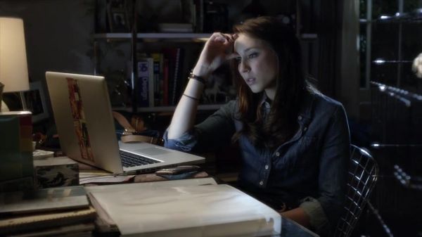 PLL_S04E02_720p_JACK_Up_DownloadSeriesHere_2243.jpg