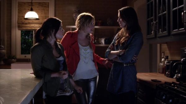 PLL_S04E02_720p_JACK_Up_DownloadSeriesHere_2503.jpg