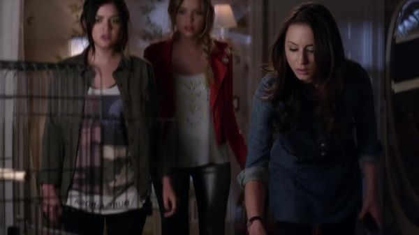 PLL_S04E02_720p_JACK_Up_DownloadSeriesHere_2523.jpg