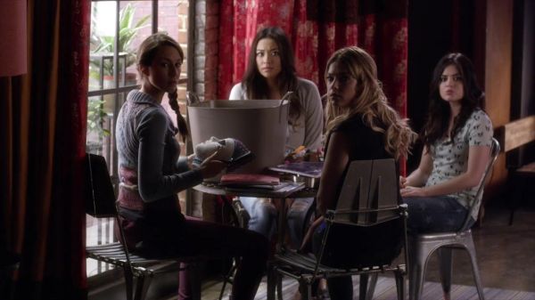 PLL_S04E03_720p_JACK_Up_DownloadSeriesHere_0230.jpg