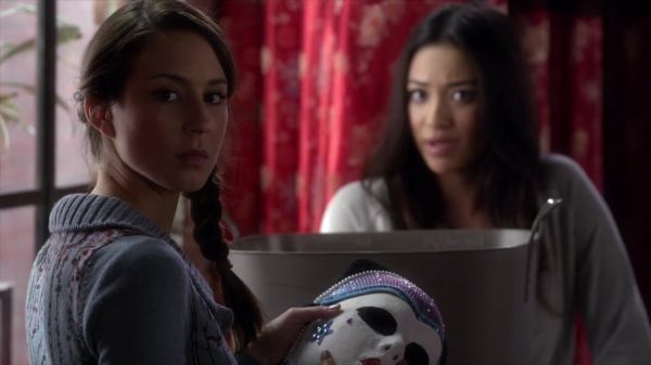 PLL_S04E03_720p_JACK_Up_DownloadSeriesHere_0232.jpg
