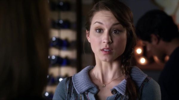 PLL_S04E03_720p_JACK_Up_DownloadSeriesHere_0266.jpg