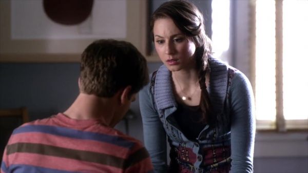 PLL_S04E03_720p_JACK_Up_DownloadSeriesHere_0524.jpg